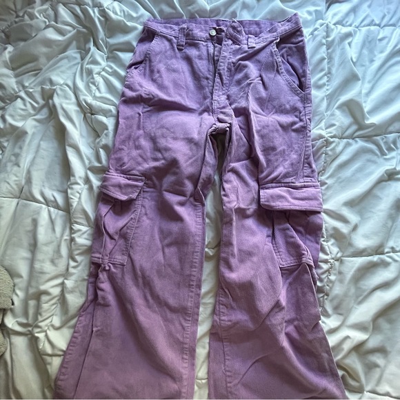 Brandy Melville Tatum Cargo Pants - Picture 3 of 4